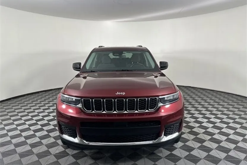 2021 Jeep Grand Cherokee Laredo photo 1