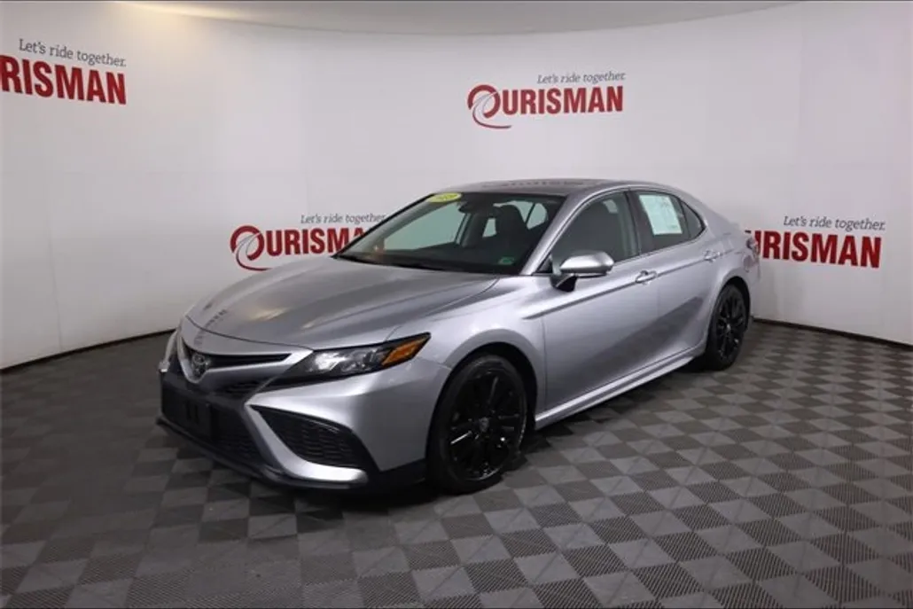 2023 Toyota Camry SE photo 1