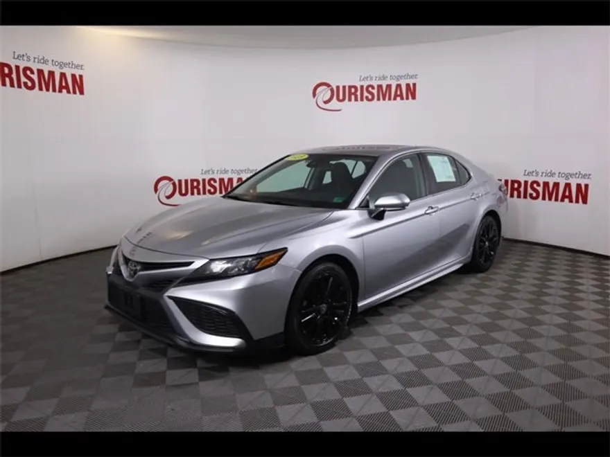 2023 Toyota Camry SE photo 1