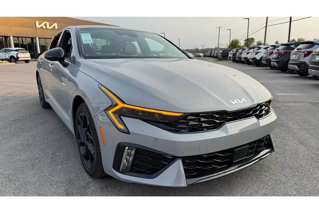 2026 Kia K5 GT-Line photo 1