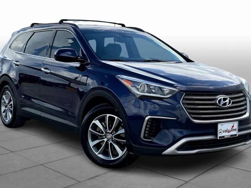 2018 Hyundai Santa Fe SE photo 1