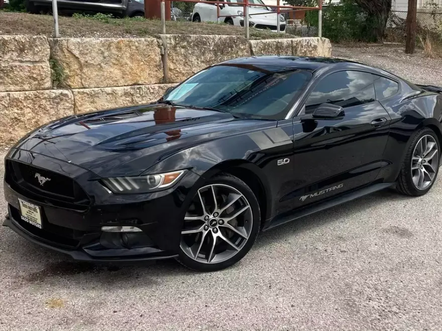 2016 Ford Mustang GT photo 1