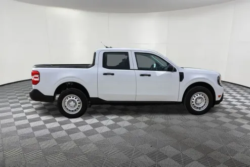 2025 Ford Maverick XL photo 2