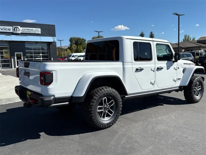 2025 Jeep Gladiator Mojave photo 1