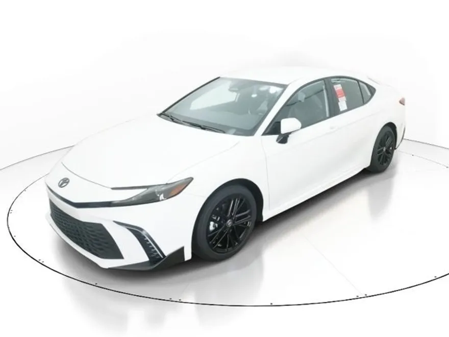 2026 Toyota Camry SE photo 1