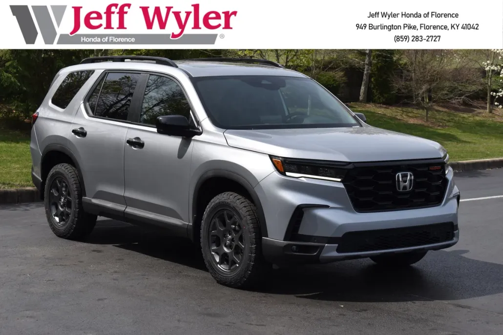 2025 Honda Pilot TrailSport photo 1