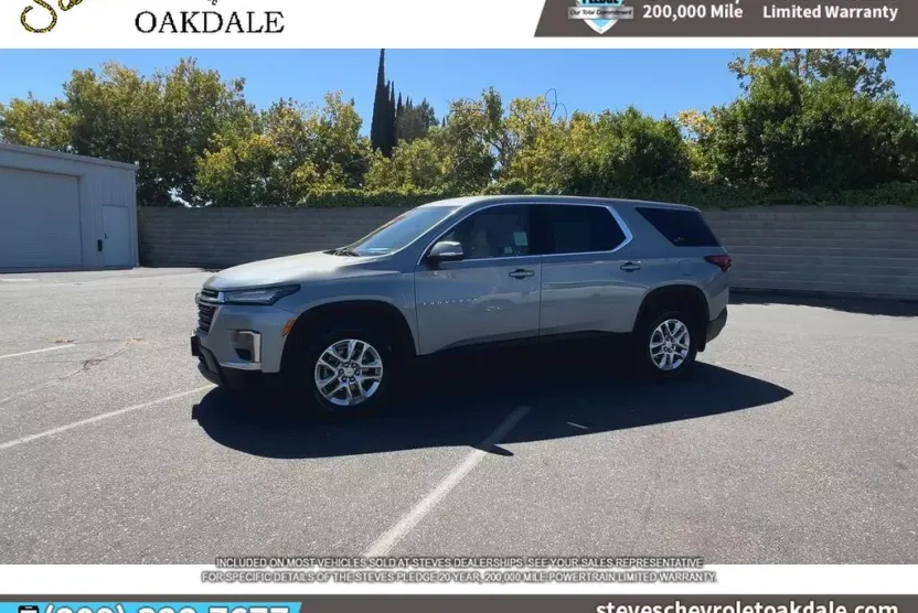 2023 Chevrolet Traverse LS photo 1
