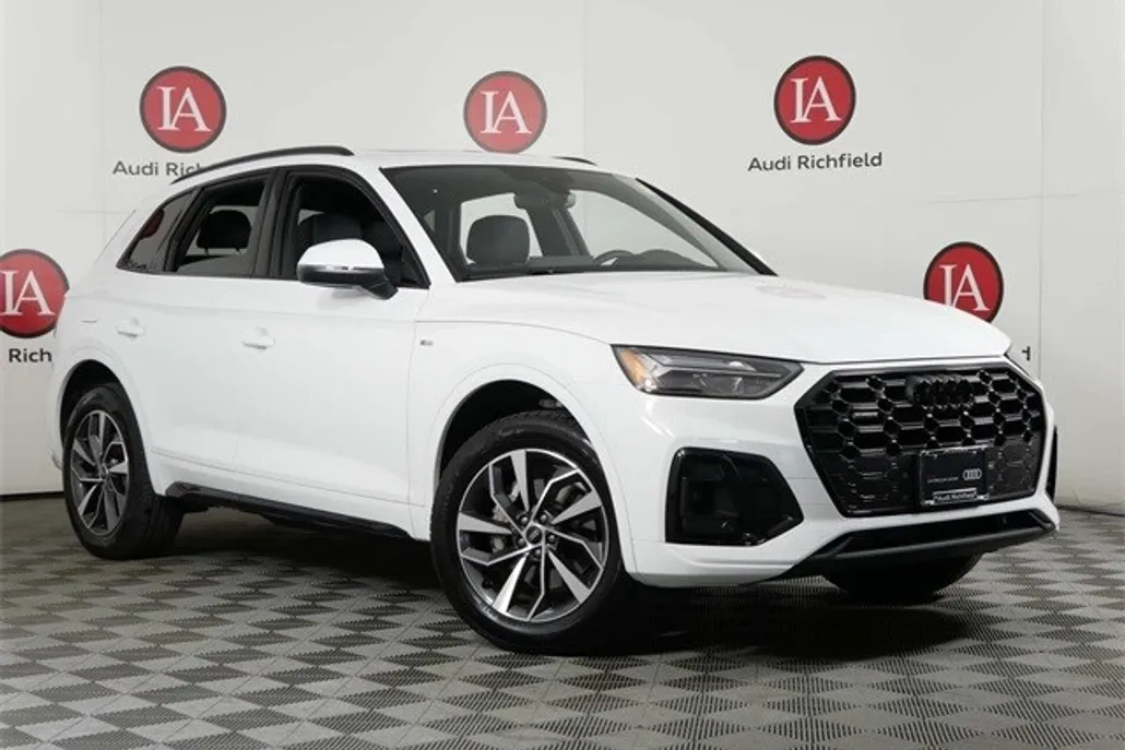 2024 Audi Q5 45 S line Premium photo 1