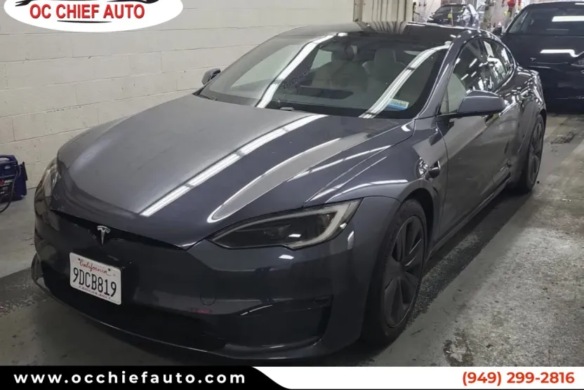 2022 Tesla Model S photo 1