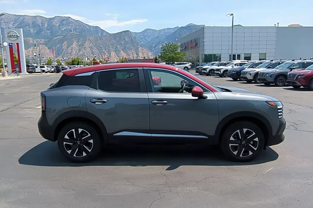 2025 Nissan Kicks SV photo 1