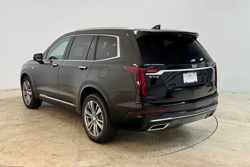 2025 Cadillac XT6 Premium Luxury photo 1