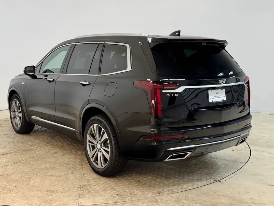 2025 Cadillac XT6 Premium Luxury photo 1