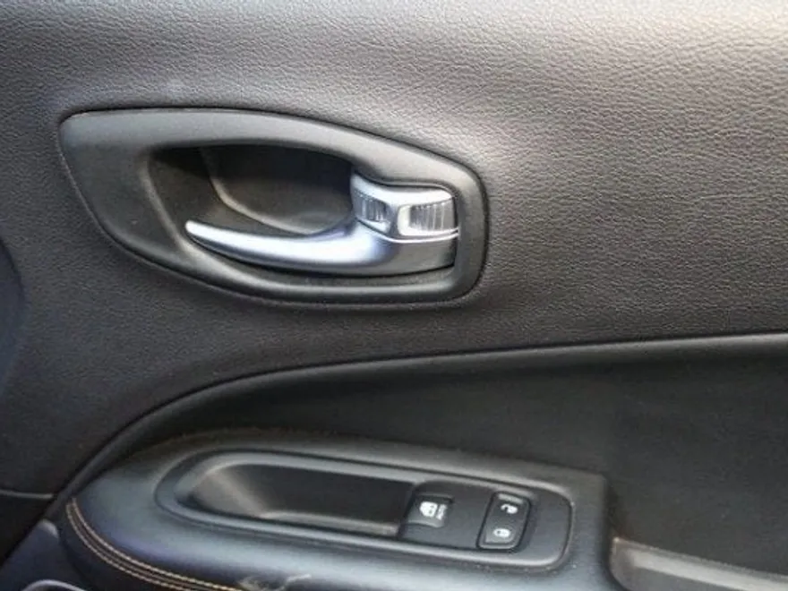 2021 Jeep Compass Limited photo 9