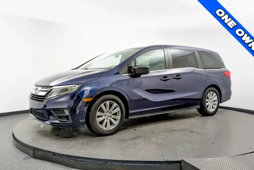 2019 Honda Odyssey LX photo 1