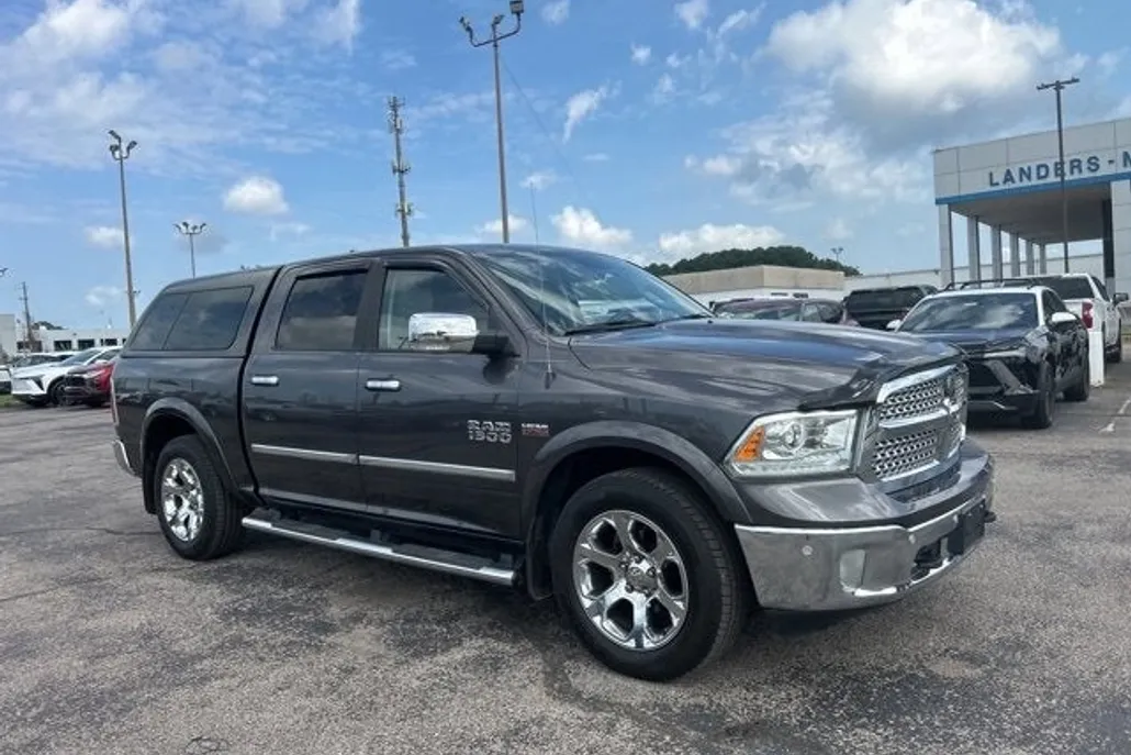 2017 Ram 1500 Laramie photo 1