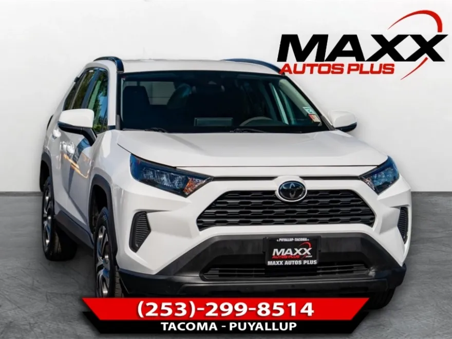 2021 Toyota RAV4 LE photo 1