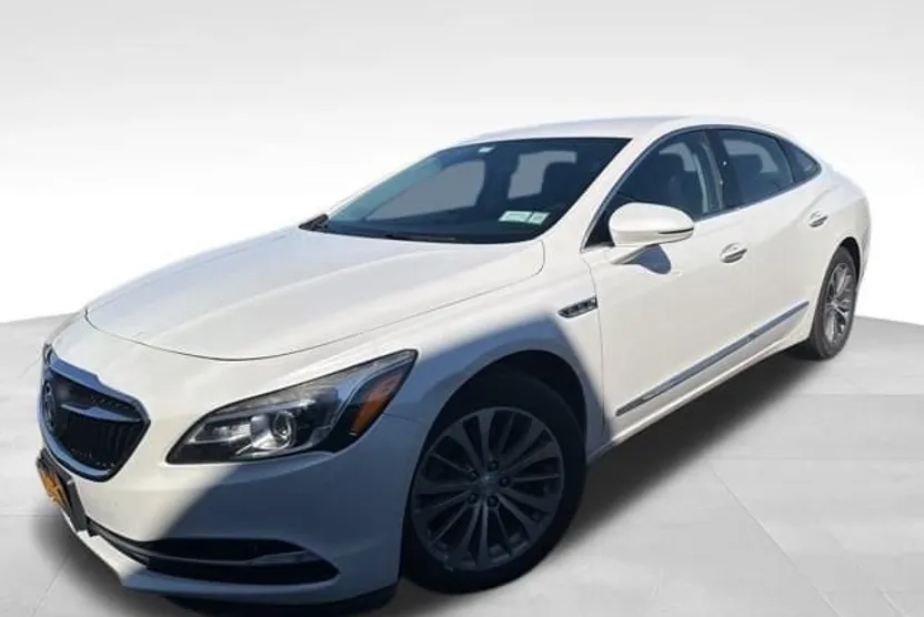 2017 Buick LaCrosse Essence photo 1