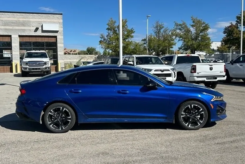 2023 Kia K5 GT-Line photo 1