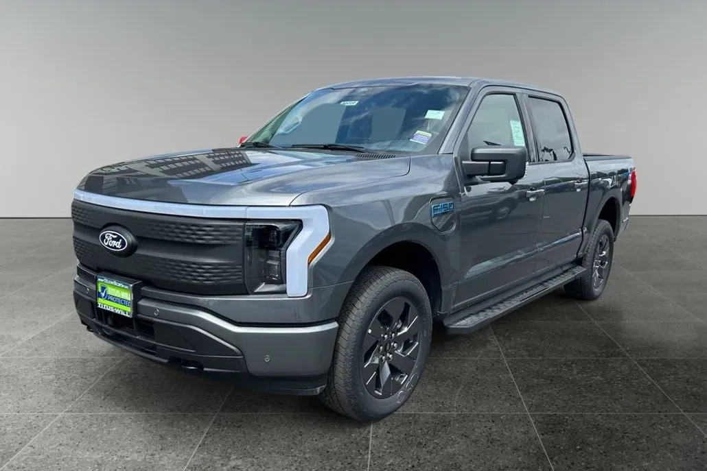 2025 Ford F-150 Lightning photo 1