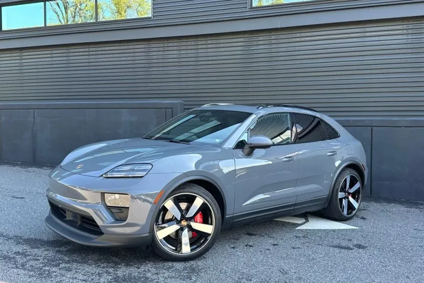 2025 Porsche Macan Electric photo 1
