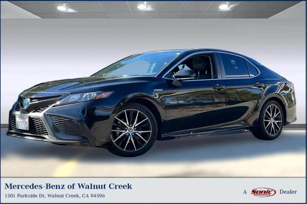 2021 Toyota Camry Hybrid SE photo 1