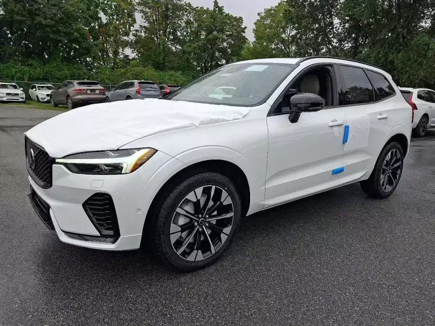 2026 Volvo XC60 B5 Plus photo 1