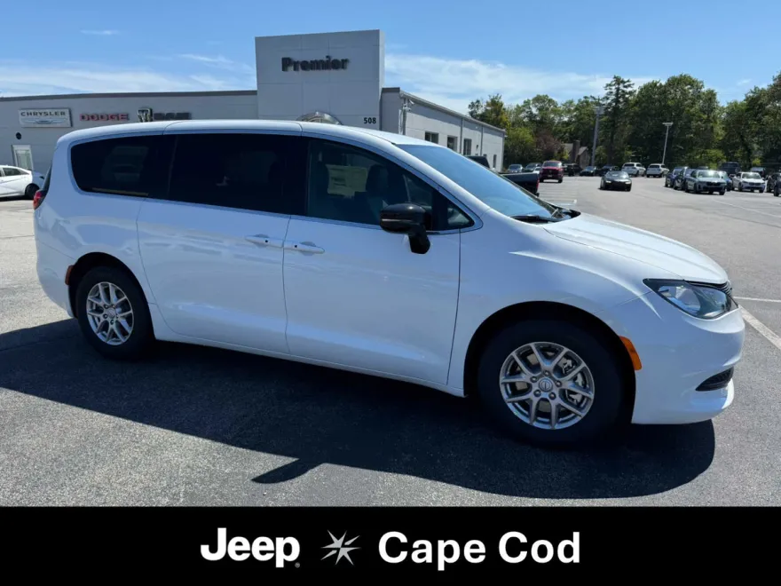 2026 Chrysler Voyager LX photo 1