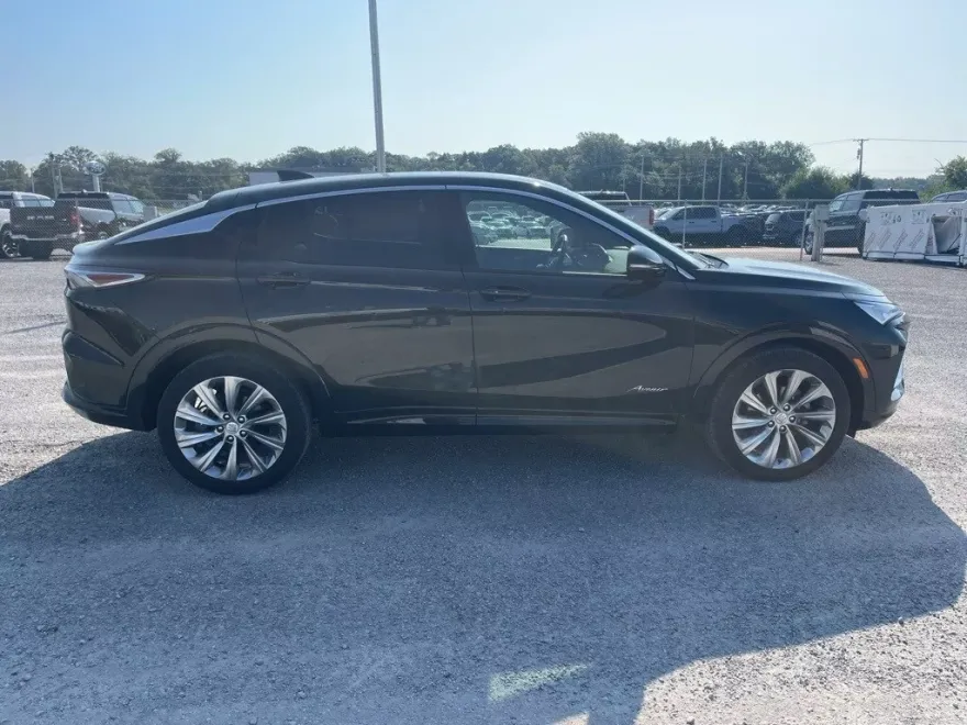 2024 Buick Envista Avenir photo 1