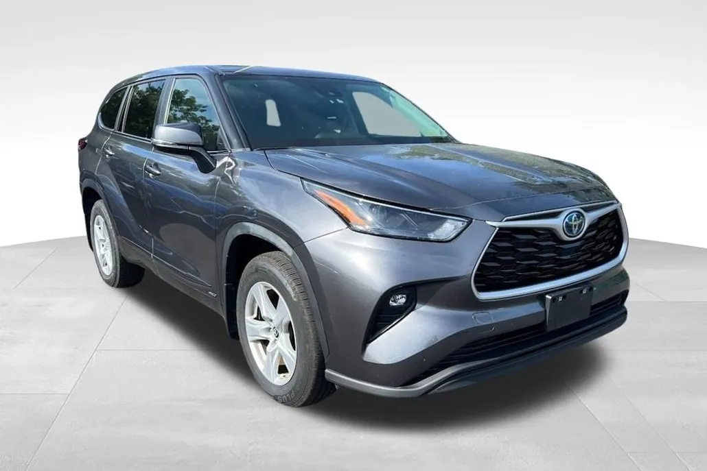 2023 Toyota Highlander Hybrid LE photo 1