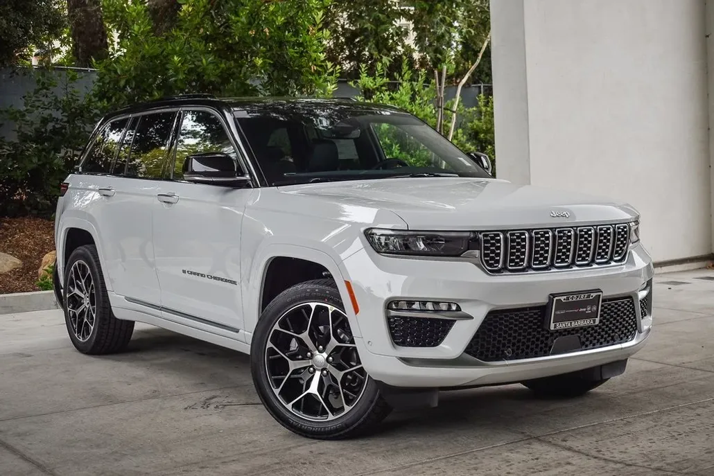 2025 Jeep Grand Cherokee Summit photo 1