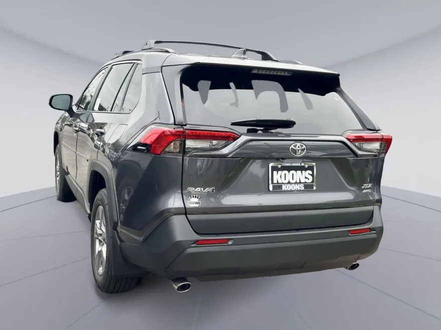 2025 Toyota RAV4 XLE photo 1
