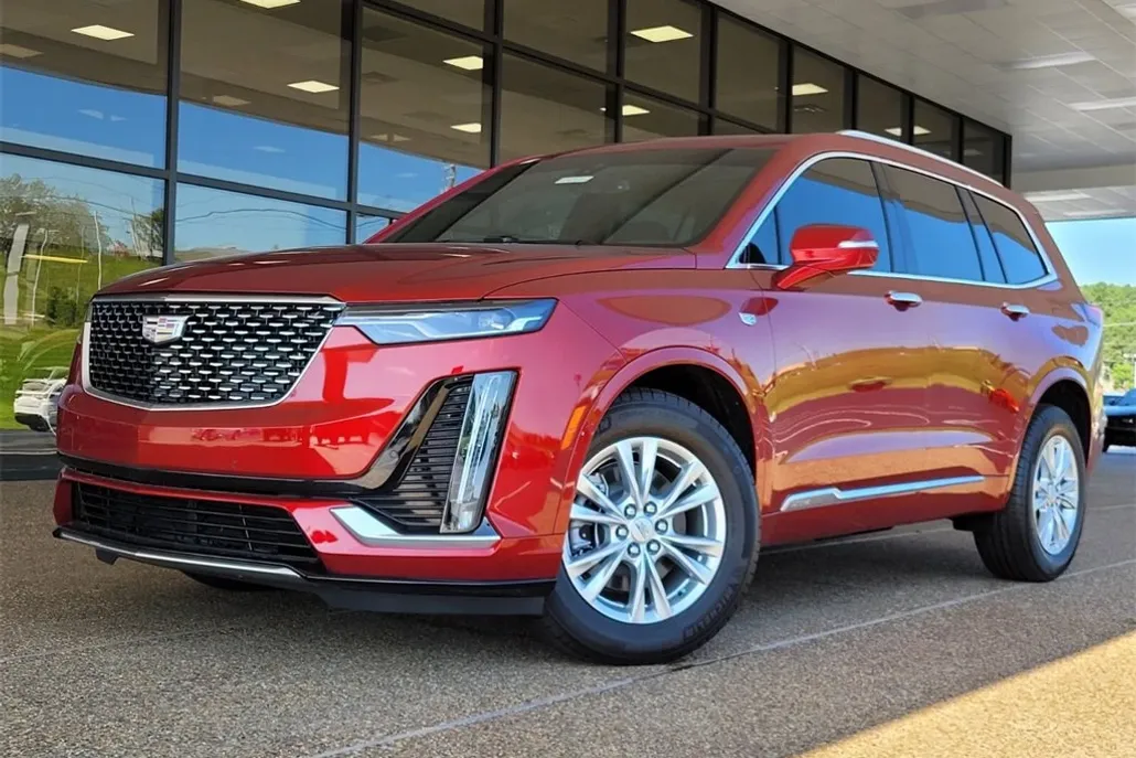 2025 Cadillac XT6 Luxury photo 1
