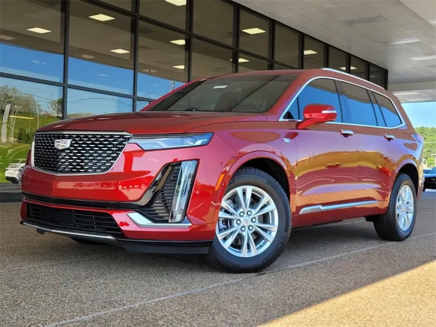 2025 Cadillac XT6 Luxury photo 1