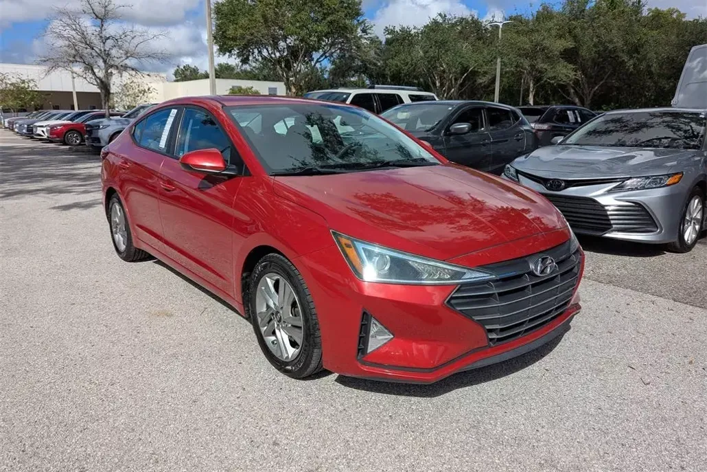2020 Hyundai Elantra SEL photo 1