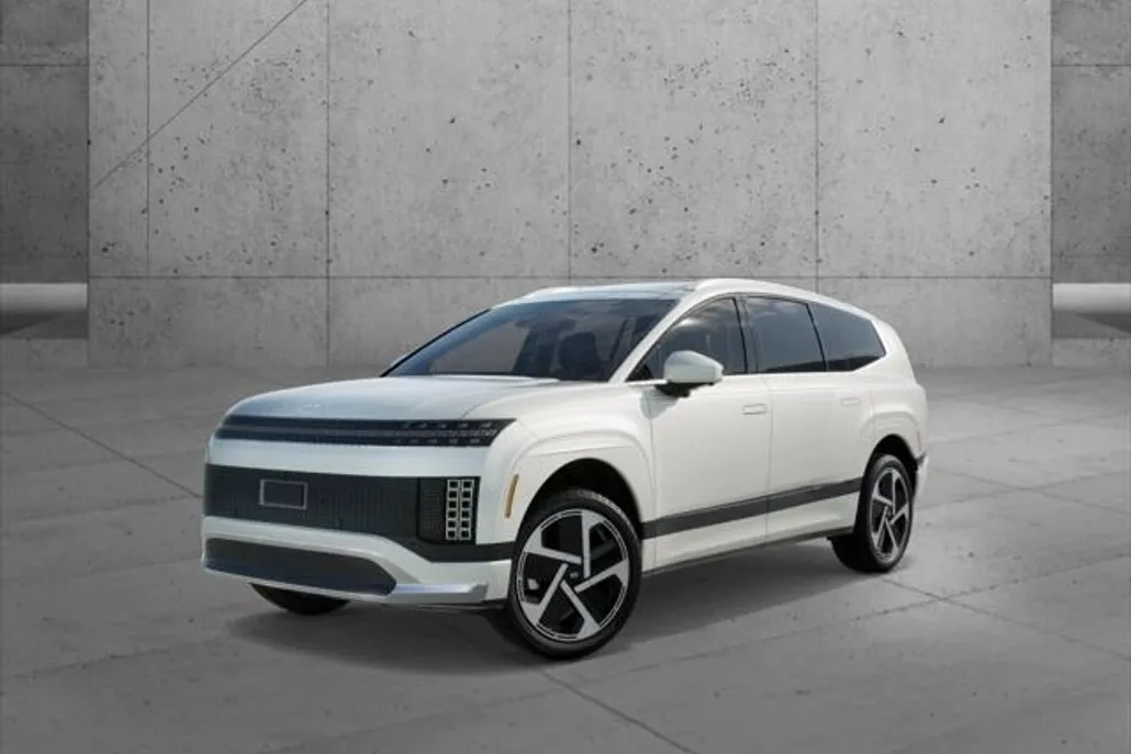 2026 Hyundai Ioniq photo 1