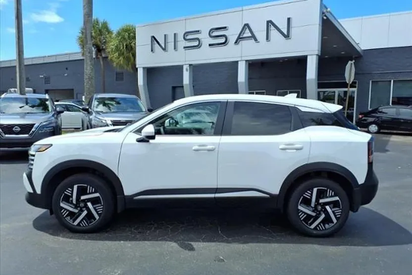 2025 Nissan Kicks SV photo 1