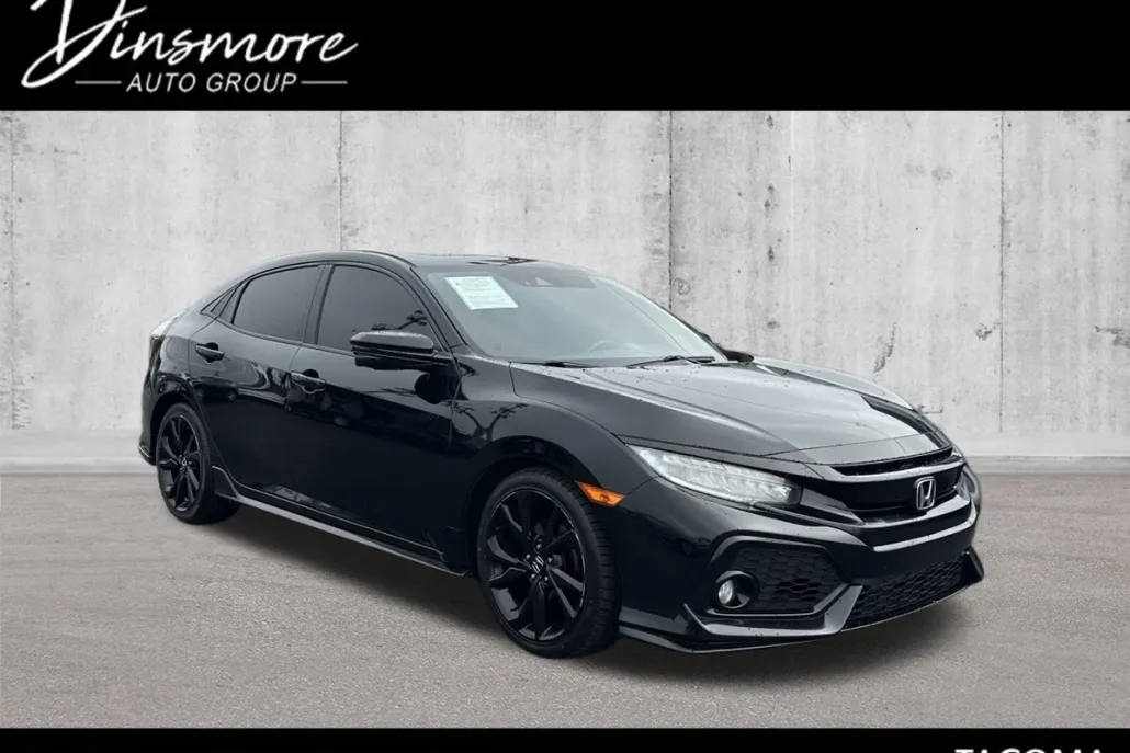 2018 Honda Civic Hatchback Sport Touring photo 1