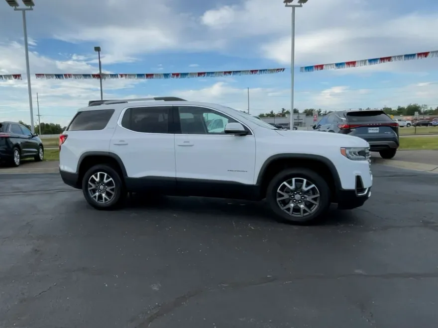 2023 Gmc Acadia SLE photo 1