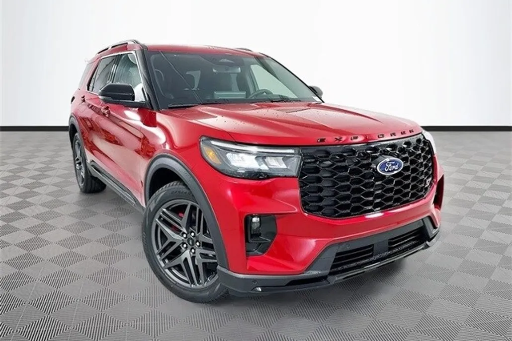 2025 Ford Explorer ST photo 1