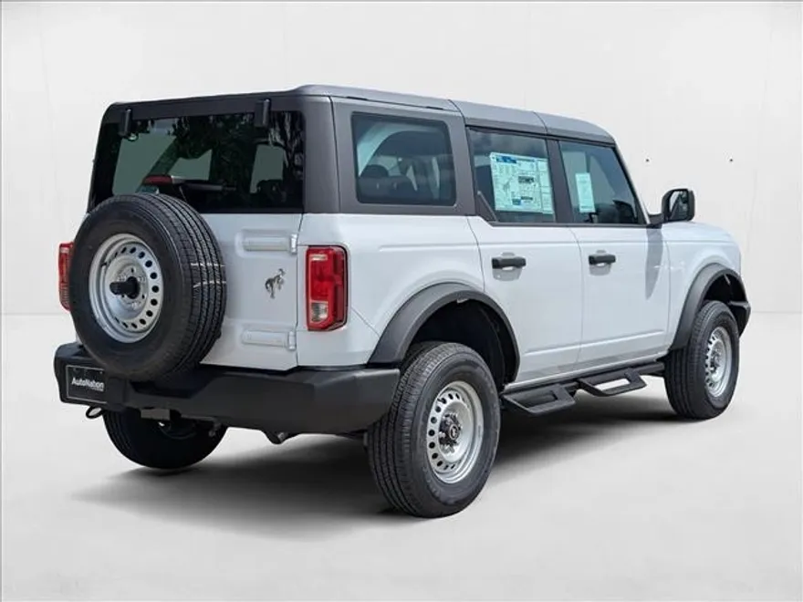 2025 Ford Bronco Base photo 1