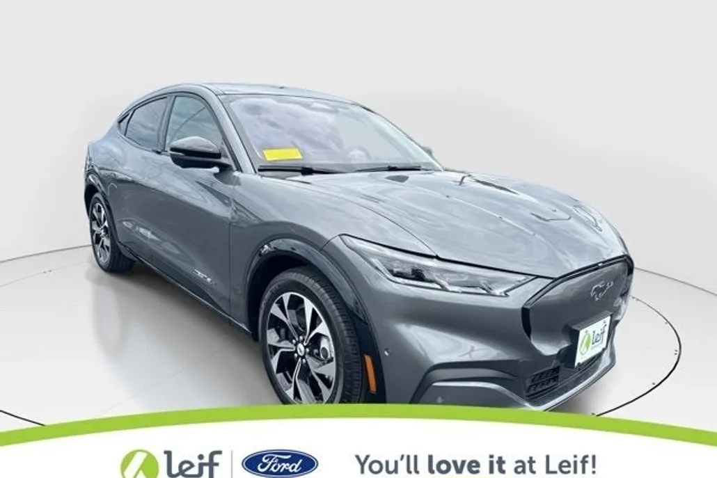 2023 Ford Mustang Mach-E Premium photo 1