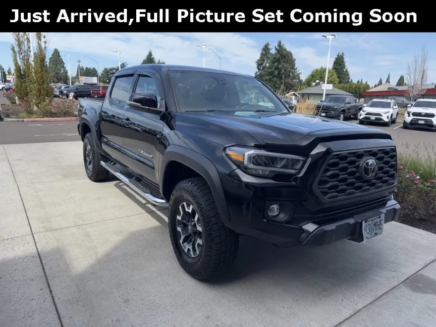 2020 Toyota Tacoma TRD Off-Road V6 photo 1