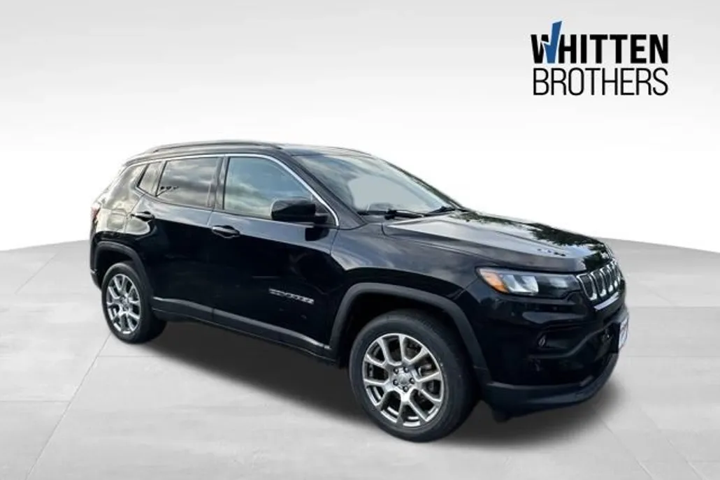 2022 Jeep Compass Latitude Lux photo 1