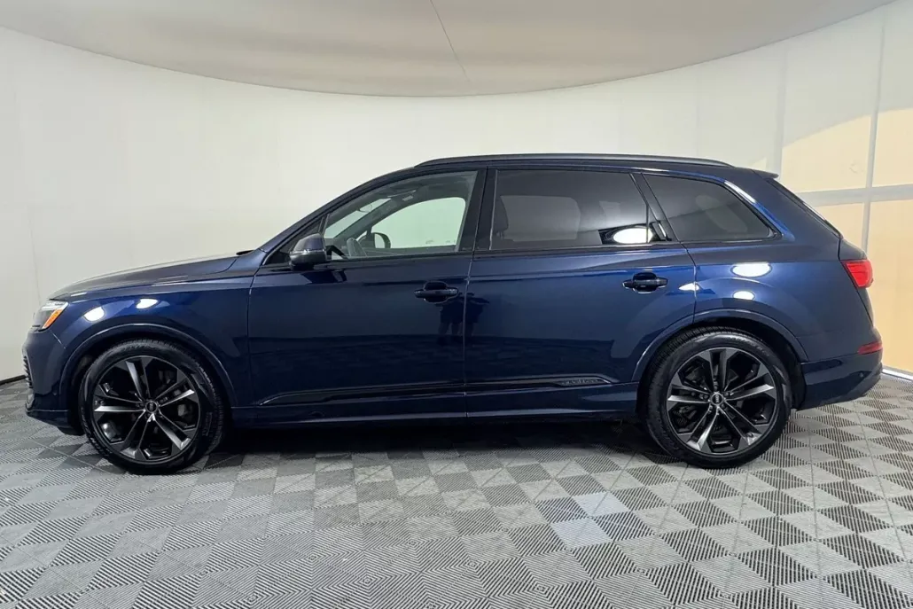 2025 Audi Q7 Prestige photo 1