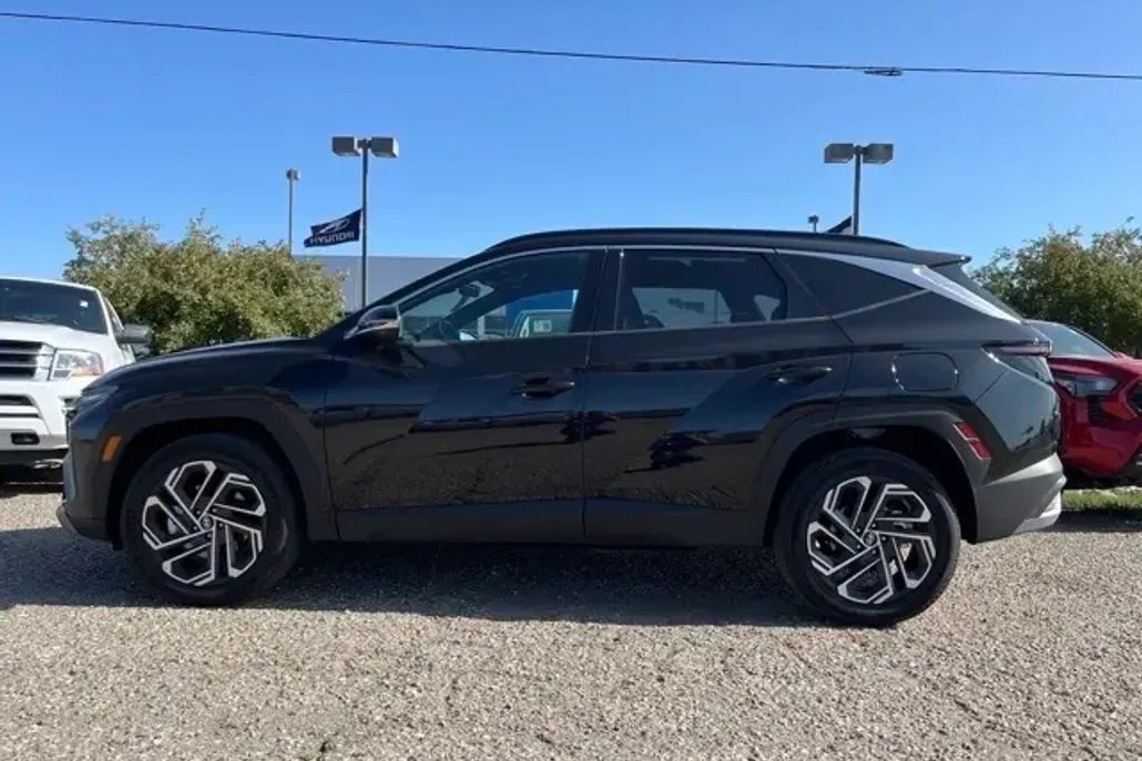 2025 Hyundai Tucson Limited photo 1