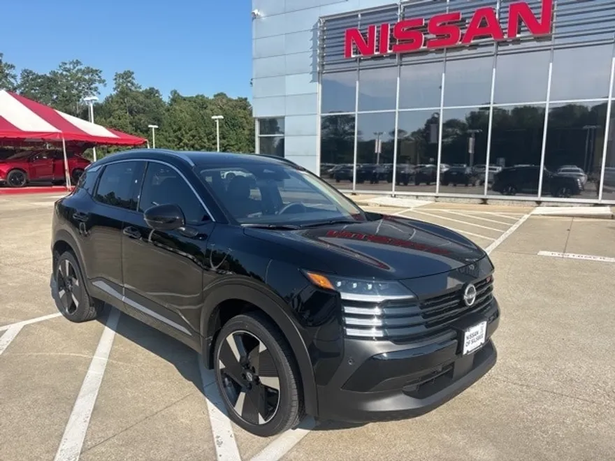 2025 Nissan Kicks SR photo 1