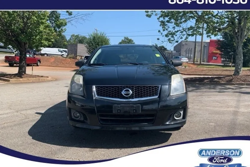 2010 Nissan Sentra 2.0 SR photo 1