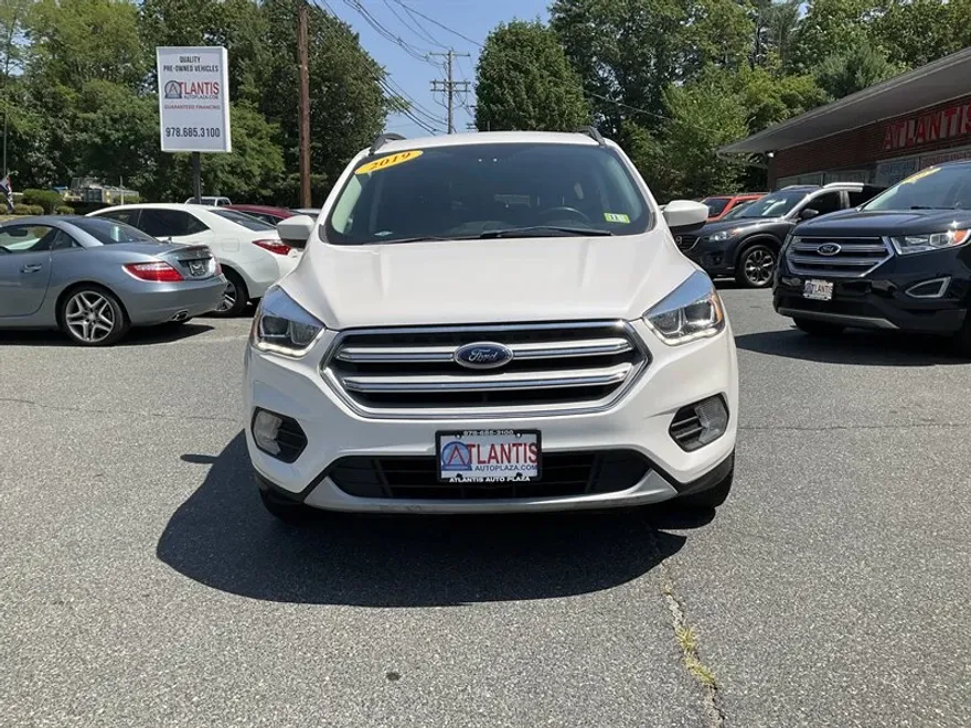 2019 Ford Escape SEL photo 1