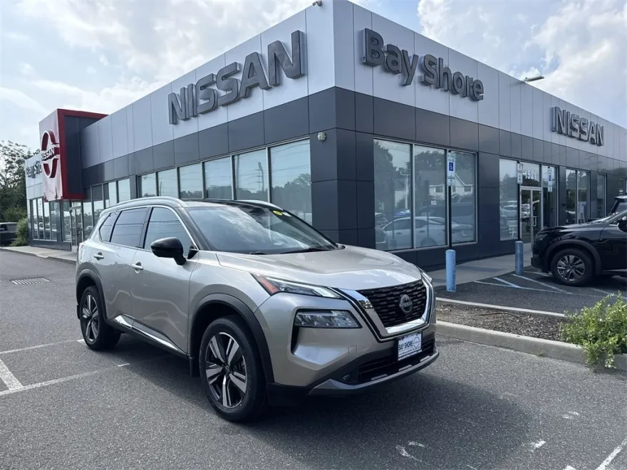 2022 Nissan Rogue SL photo 1
