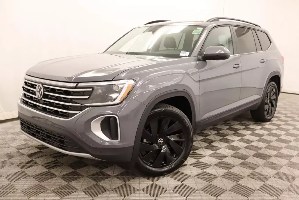 2026 Volkswagen Atlas SE Technology photo 1